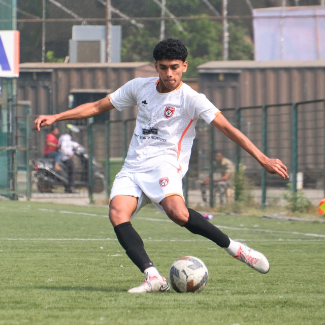 https://younggunsfootballacademy.com/wp-content/uploads/2025/06/5-1-640x640.png